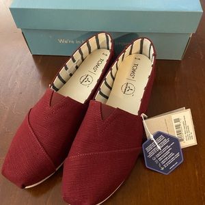 NIB -Toms  slip ons